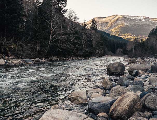 tour-river-rock-gal-1